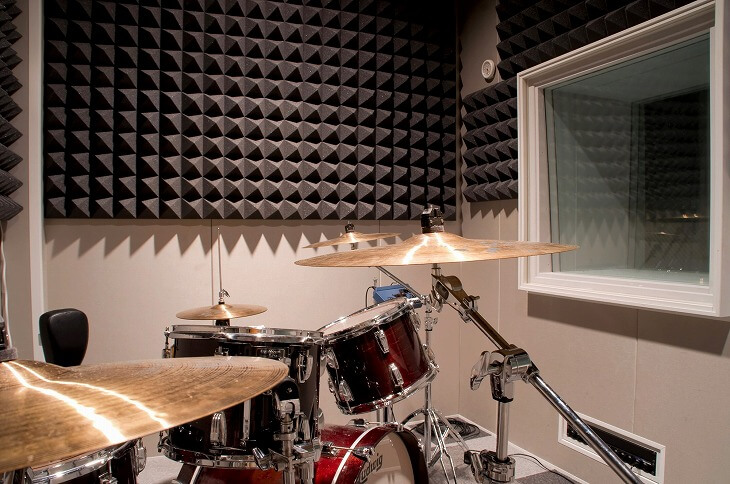 防音室のリフォーム かかる費用と防音 遮音機能について紹介 防音工事の際に失敗しないための注意点も Logrenove ログリノベ 防音室のリフォーム かかる費用と防音 遮音機能について紹介 防音工事の際に失敗しないための注意点も Logrenove ログリノベ