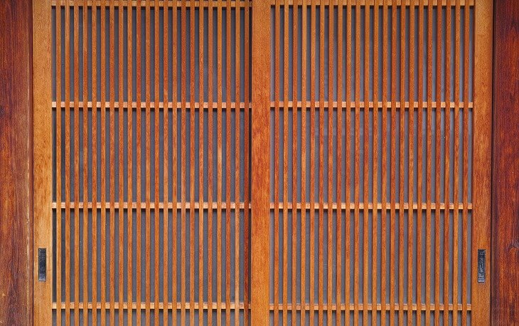 自宅を和風の玄関にリノベーションするには ドア 照明 アプローチのポイントを解説 Logrenove ログリノベ