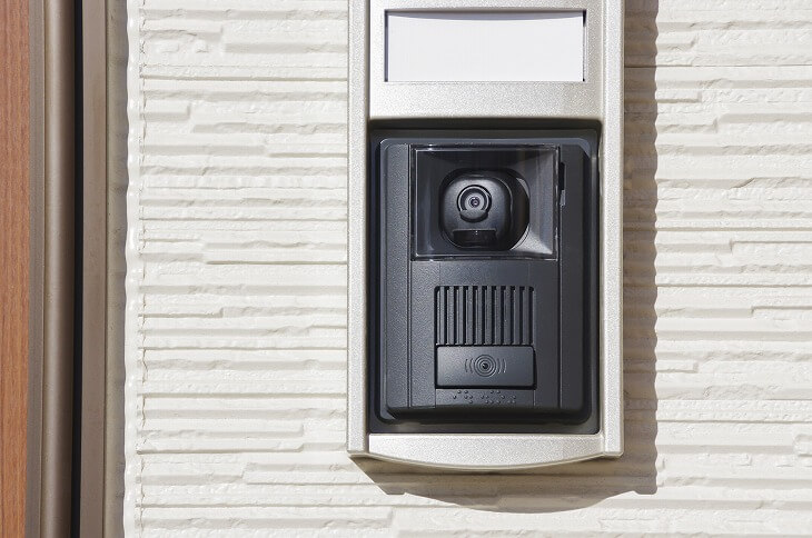 玄関チャイムの交換方法 チャイムの仕組みと故障時の対応 設置工事の費用相場を解説 Logrenove ログリノベ